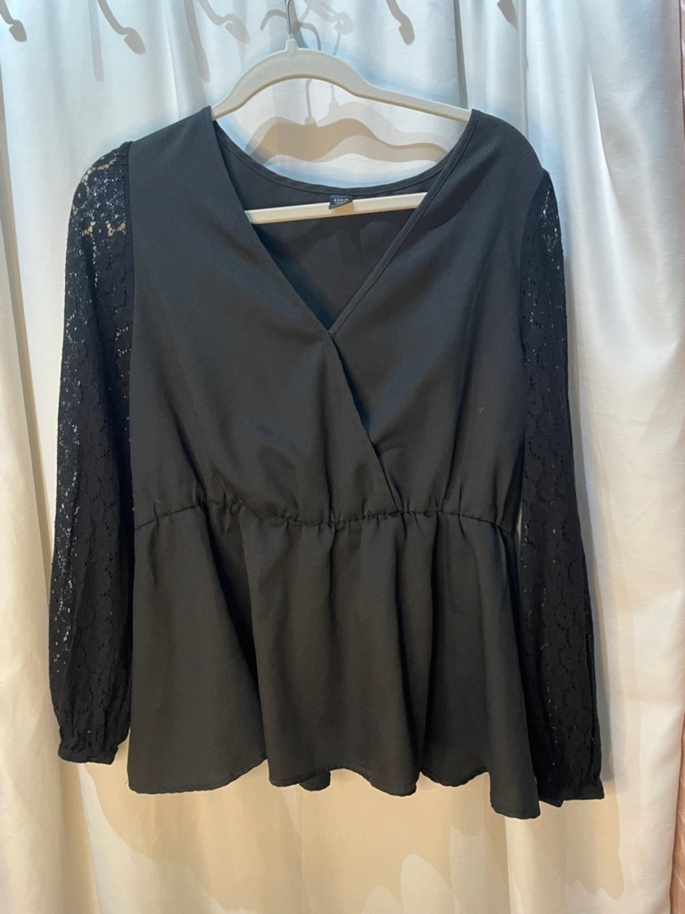 SHEIN Black Lace-Sleeve Peplum V-Neck Blouse